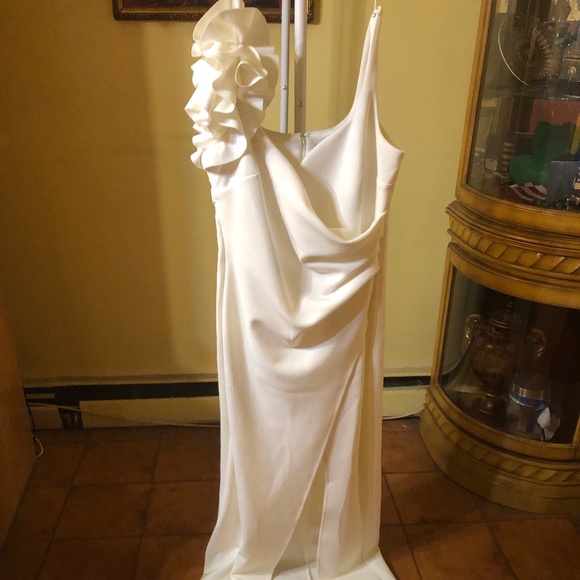 Off White Maxi Gown - Picture 1 of 2